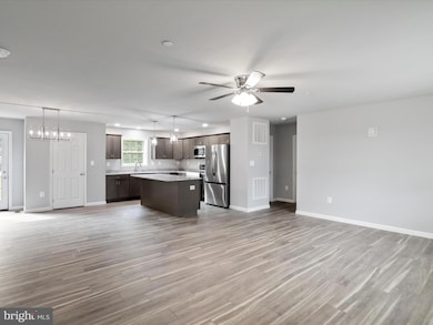 13 Taliaferro St, Hancock, MD 21750 - photo 2