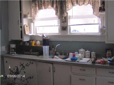 Kitchen Lots of cabinets