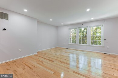 7907 Pebble Brook Ct, Springfield, VA 22153 - photo 4