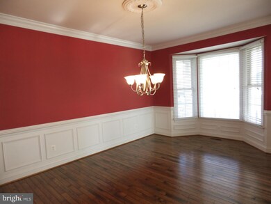 22909 Ashton Woods Dr, Ashburn, VA 20148 - photo 6