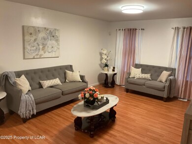 15 Lahn St, Hazleton, PA 18202 - photo 4