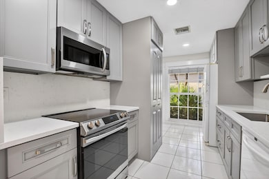 13942 Via Flora unit B, Delray Beach, FL 33484 - photo 4