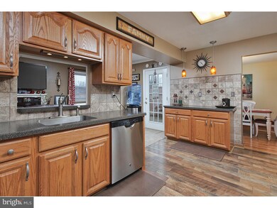 117 Malvern Ct, Mount Laurel, NJ 08054 - photo 6