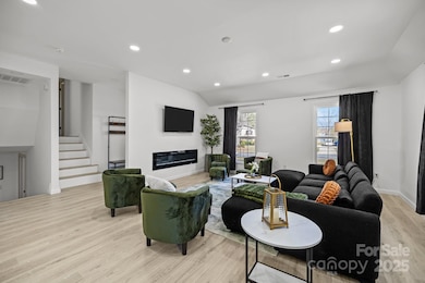 13530 Four Oaks Ln, Matthews, NC 28105 - photo 4