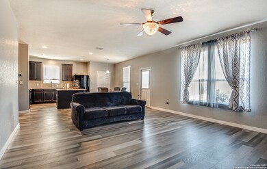 10111 Reyes Heights, San Antonio, TX 78254 - photo 6