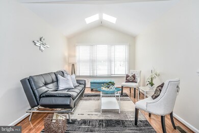 9002 Daum Ct, Springfield, VA 22153 - photo 2