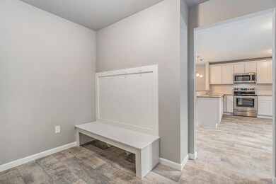 SOS036-i1835-Mudroom