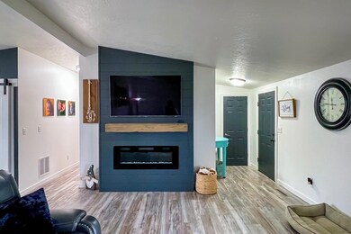 1709 5th Ave SW, Minot, ND 58701 - photo 7