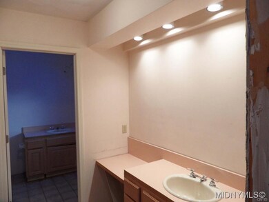 Dressing Room Area Too