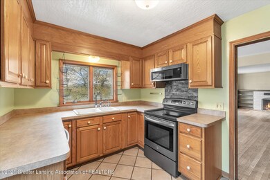 07-350-Stillman-Rd-Mason-MI-48854-Window