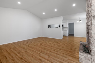 12801 Copper Cliff Ave unit B, Austin, TX 78727 - photo 5