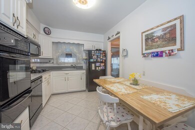 218 Canterbury Dr, Broomall, PA 19008 - photo 7