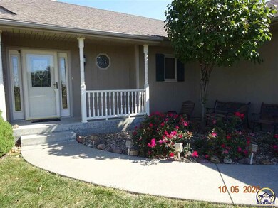 7722 SW 17th St, Topeka, KS 66615 - photo 6