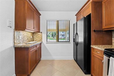 16159 Laurel Dr unit 29, Weston, FL 33326 - photo 5