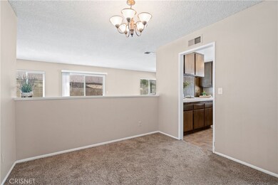 Dining room is between Living & Family rooms