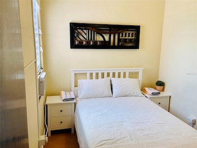 QUEEN SIZE BED AND CLOSET