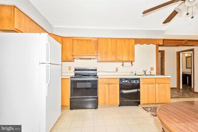 11425 Reisberg Ln, Marriottsville, MD 21104 - photo 6