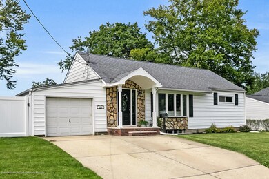 225 Crestview Dr Middletown NJ-large-001