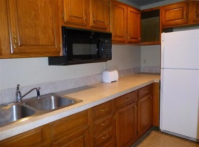 Lockoff kitchen.