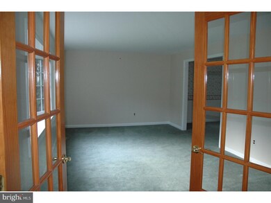 1611 Riversedge Dr, Delanco, NJ 08075 - photo 2