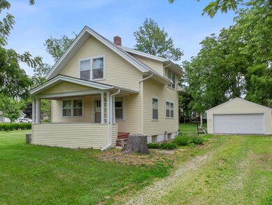 508 Valley View Dr, Cedar Rapids, IA 52403 - photo 2