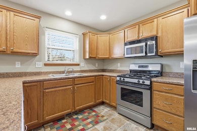 1570 Savannah Cir unit C3, Davenport, IA 52807 - photo 6