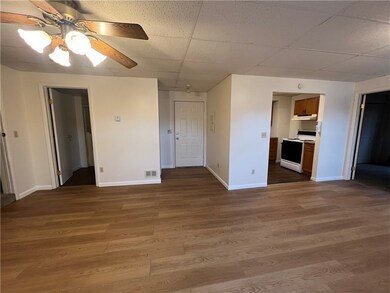 813 6th Ave unit 3, New Brighton, PA 15066 - photo 2