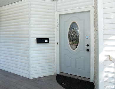 622 Douglas Ct, Davenport, IA 52803 - photo 3