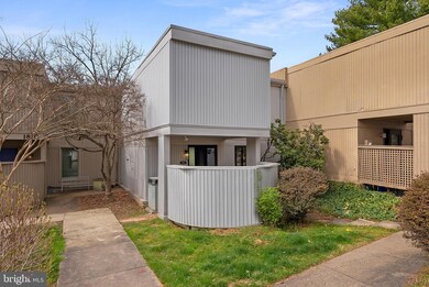 1808 N Shore Ct, Reston, VA 20190 - photo 2