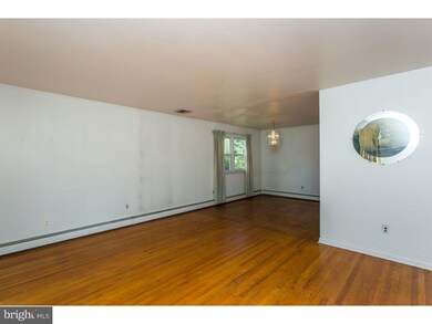 87 Willowbrook Ave, Lansdowne, PA 19050 - photo 3