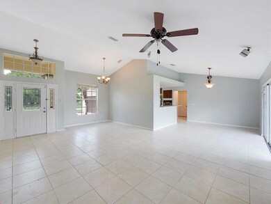 Entrance/Living