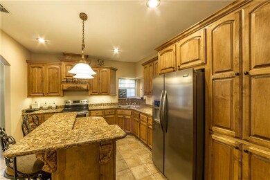 811 N Tierra Dr, Pharr, TX 78577 - photo 7