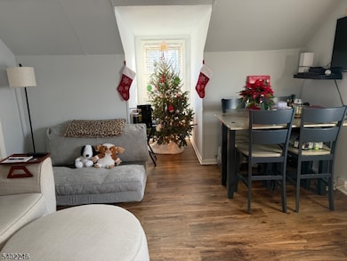 8 Rowe Place, Bloomfield, NJ 07003 - photo 4