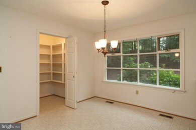 3174 Elm Ct, Triangle, VA 22172 - photo 2