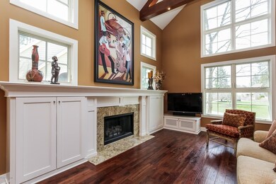 007-Living_Room-2596046-medium