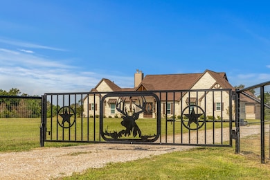 Front entrance automatic privacy gate to primary h