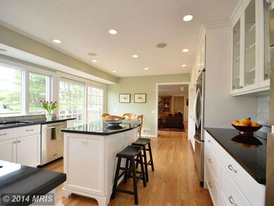 9209 Paddock Ln, Potomac, MD 20854 - photo 4