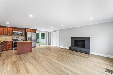 565 Middle St, East Weymouth, MA 02189 - photo 5