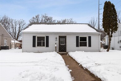1230 6th St NW, Cedar Rapids, IA 52405 - photo 2