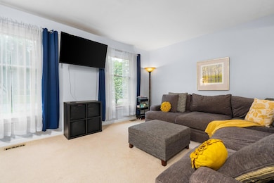 927 Queens3-web-or-mls-DSC00896