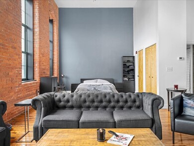 589 Atwells Ave unit 33C, Providence, RI 02909 - photo 2