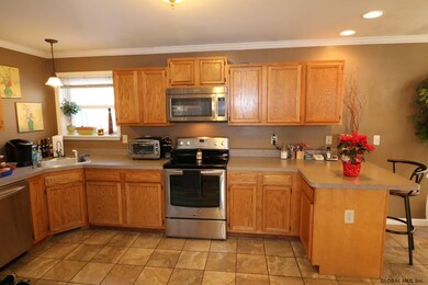 5 Nottingham Dr, Saratoga Springs, NY 12866 - photo 4