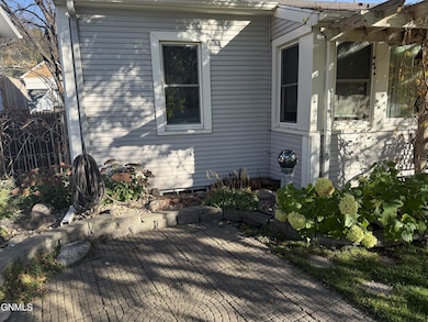 705 N 1st St, Bismarck, ND 58501 - photo 4