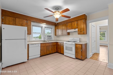 73 Cos Cob Ave unit 2nd Floor, Cos Cob, CT 06807 - photo 3