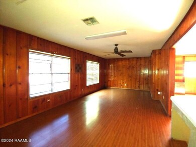5 Living Room