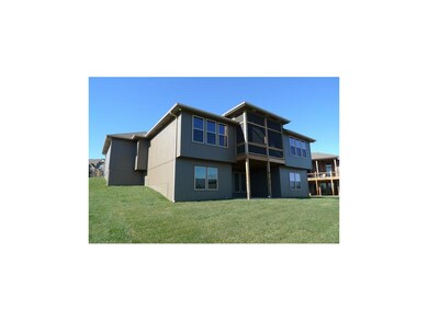 9709 Carbondale St, Lenexa, KS 66227 - photo 2