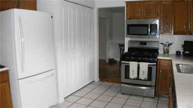 1607 Arrowwood Dr, Easton, PA 18040 - photo 3