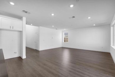 8012 Gwinn Cir, Elk Grove, CA 95757 - photo 3