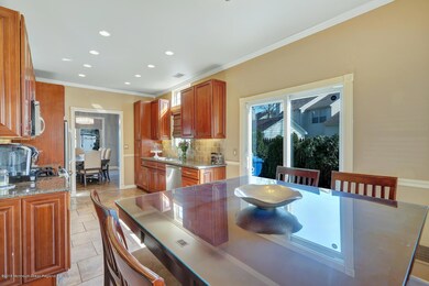 15 Longbrook Ln Freehold NJ-large-010-4-