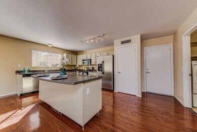112-Kitchen_1